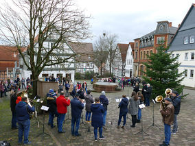 Ökumenische Feier des „Weihnachtsfriedens“ in Naumburg (Foto: Karl-Franz Thiede)